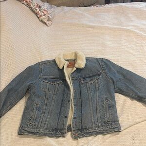 Levi's Classic Blue Jean Jacket with Cream Lining